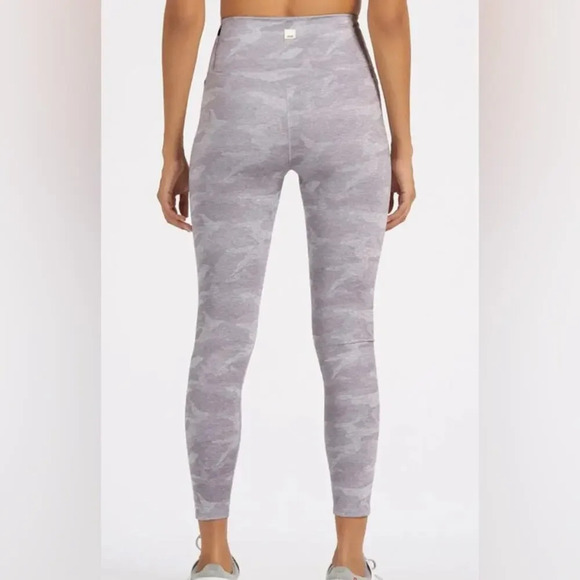 Vuori Clean Elevation Grey Camo Size XS - Picture 2 of 7